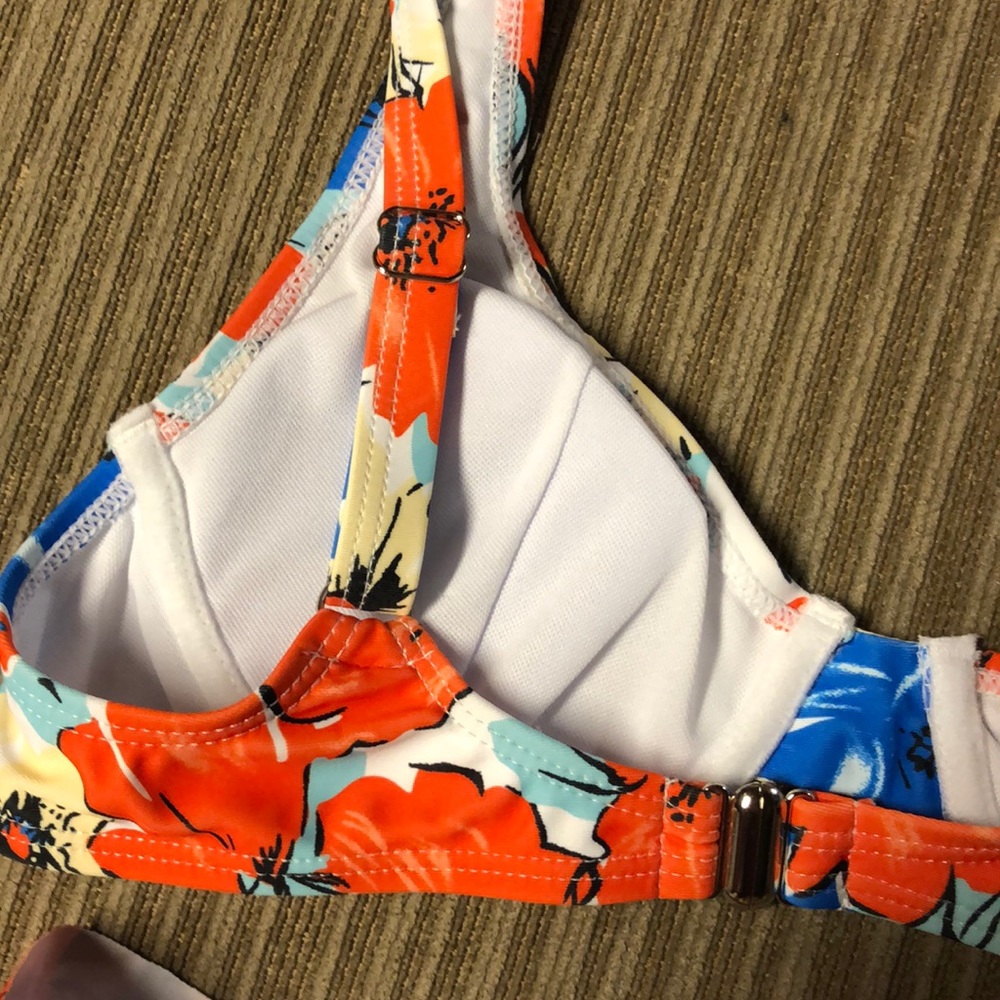 Floral Ruffle Bikini - Picture 5 of 7